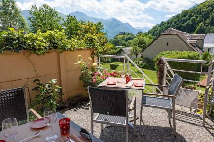 Terrasse Le Viscos Hôtel de charme dans les Pyrénées à Saint-Savin - Hôtel restaurant de charme 4 étoiles